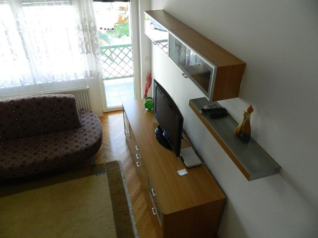 Sara Apartment *